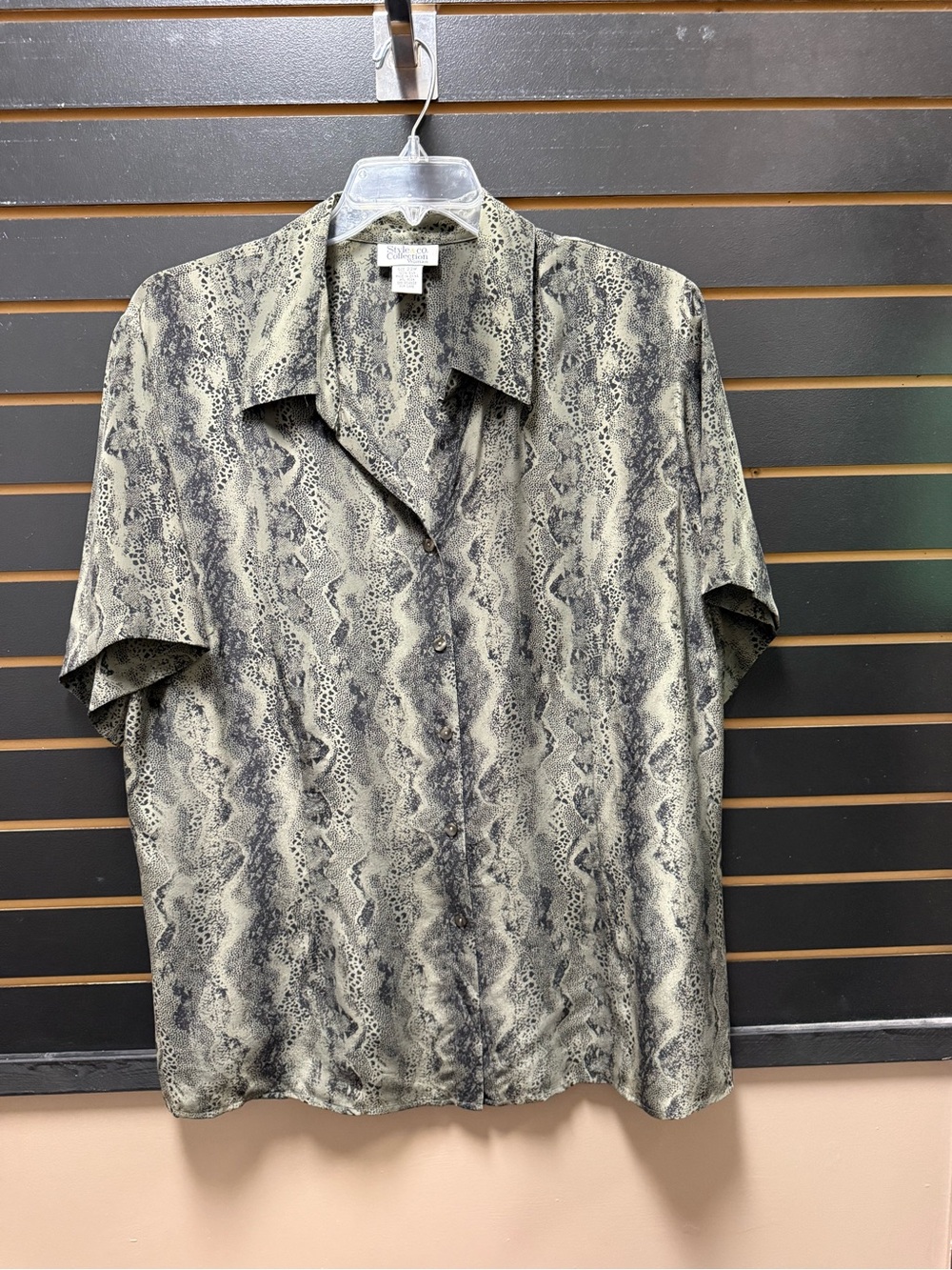Style & Co Woman 100% Silk Olive Black Snake Print Button Front Blouse 22W